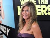 Jennifer Aniston szexi fotói a Családi üzelmek forgatásáról 