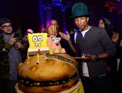 Pharrell Williams szülinapját SpongyaBobbal ünnepelte