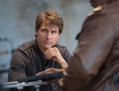 Tom Cruise menekül a múlt elől 