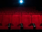 Hogyan cserélték le a Cinema City IMAX termének gigantikus vásznát? 