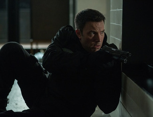 Ben Affleck a számoknál csak a fegyvereket használja jobban