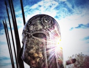 Hercules kitart katonái mellett