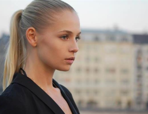 Iszak Eszter kiborult a moziban