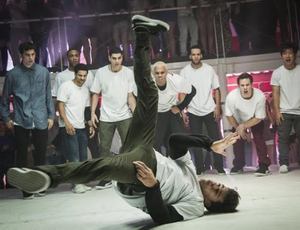 Táncosok miatt szakadt félbe a vetítés a moziban 