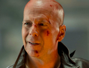 Bruce Willis váltja Arnold Schwarzeneggert!