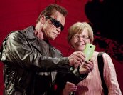Arnold Schwarzenegger a legnagyobb arc a világon! (videó) 