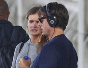 Nem igaz, hogy Tom Cruise az asszisztensével jár!