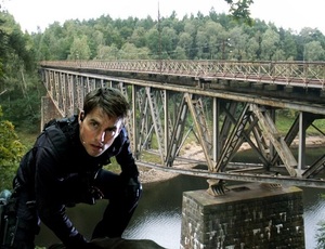 Tom Cruise vasúti hidat akar robbantani Lengyelországban 