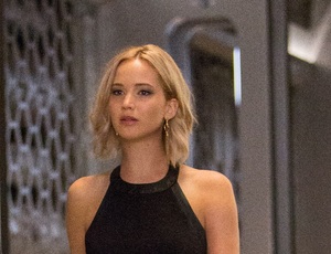 Jennifer Lawrence még a (z)űrben is tud bombázó lenni