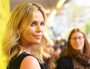 Charlize Theron a női John Wick! Itt az Atomszőke legújabb előzetese!